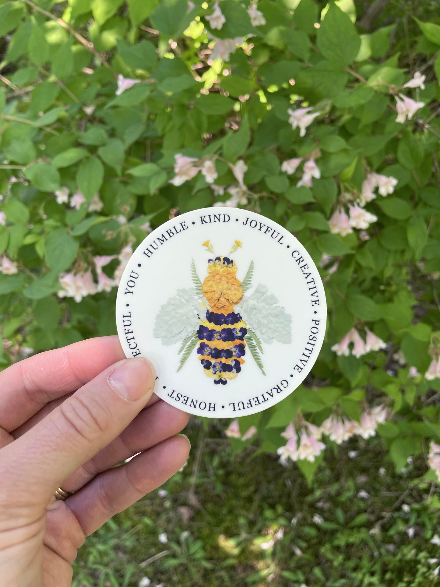 BEE Pressed Flowers, Sticker 3"