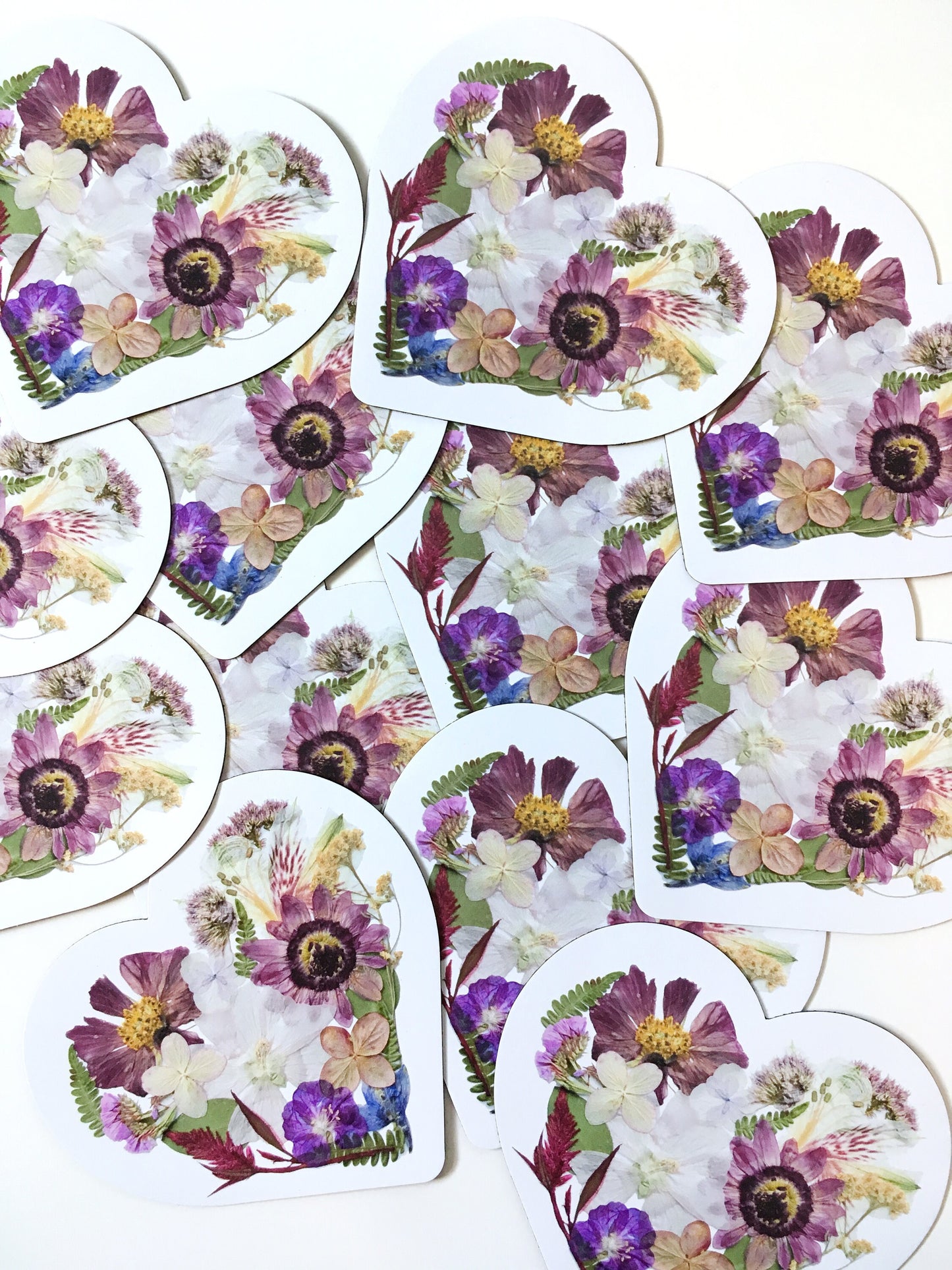 Heart Pressed Flower, 3" Magnet