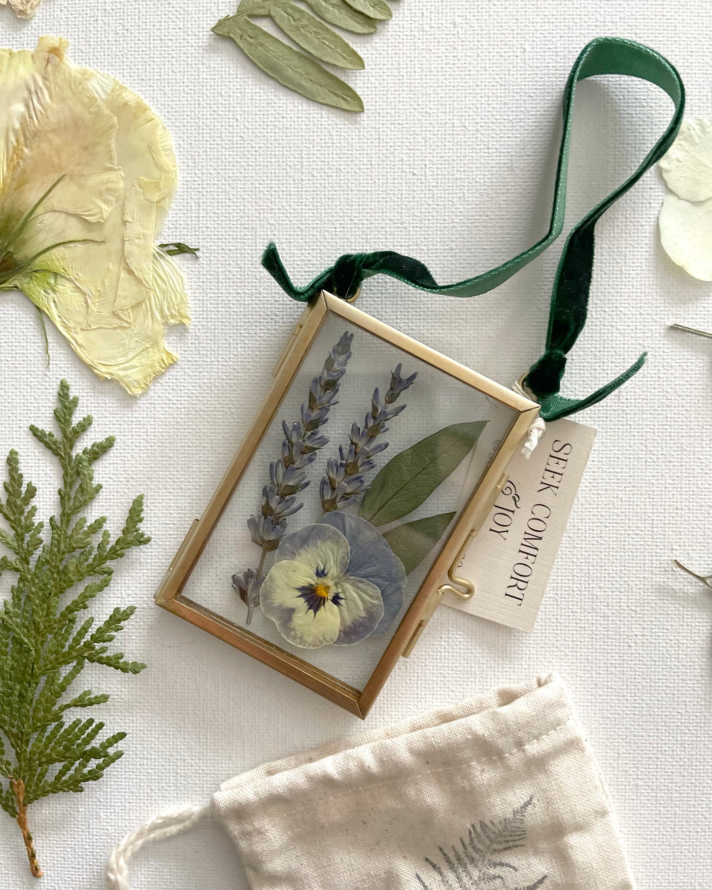 Ornaments - Mini Gold Glass Frames