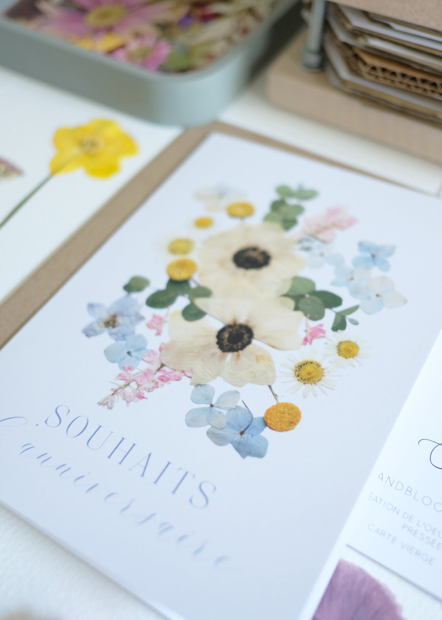 Souhaits d ’anniversaire, Pressed Flower Anemones, French Greeting Card