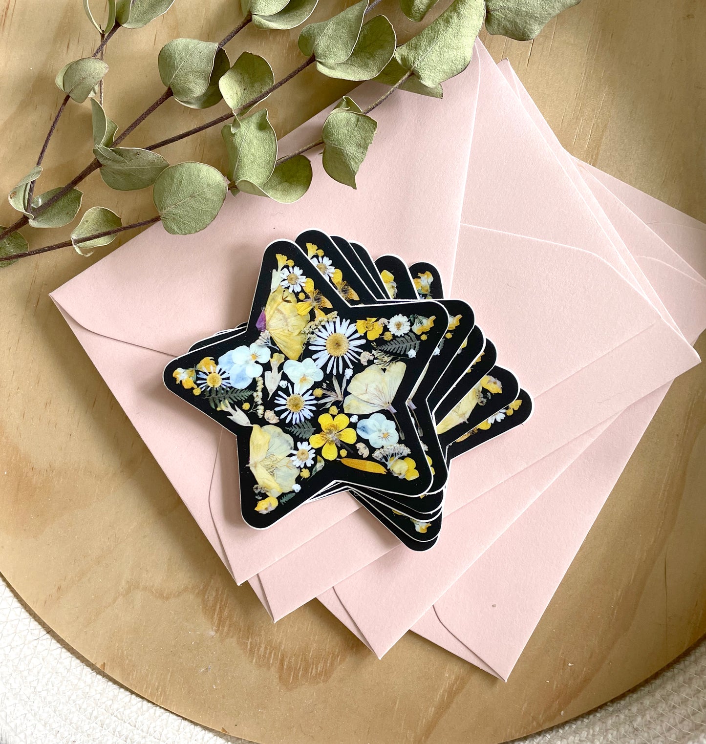 Star Pressed Flowers, Sticker 3"