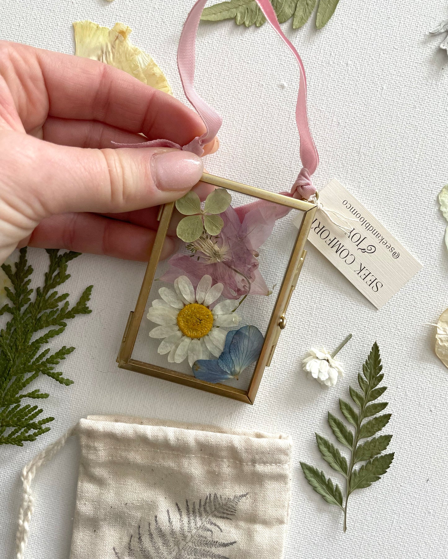 Ornaments - Mini Gold Glass Frames