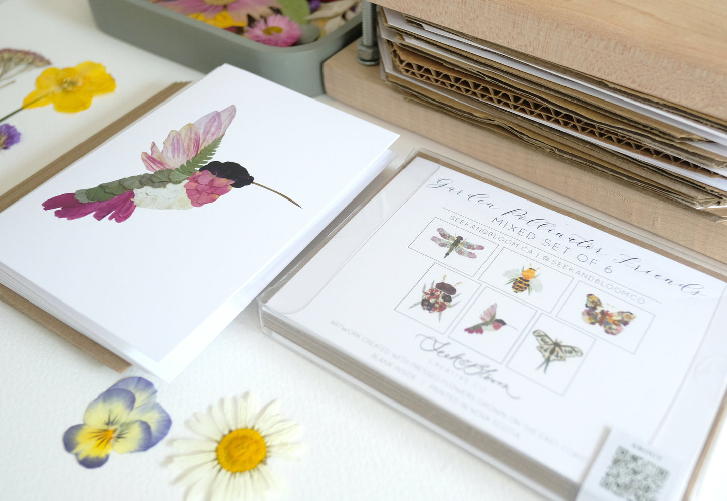 Mixed Pack, Garden Pollinator Friends, Pressed Flower, Note Card Set